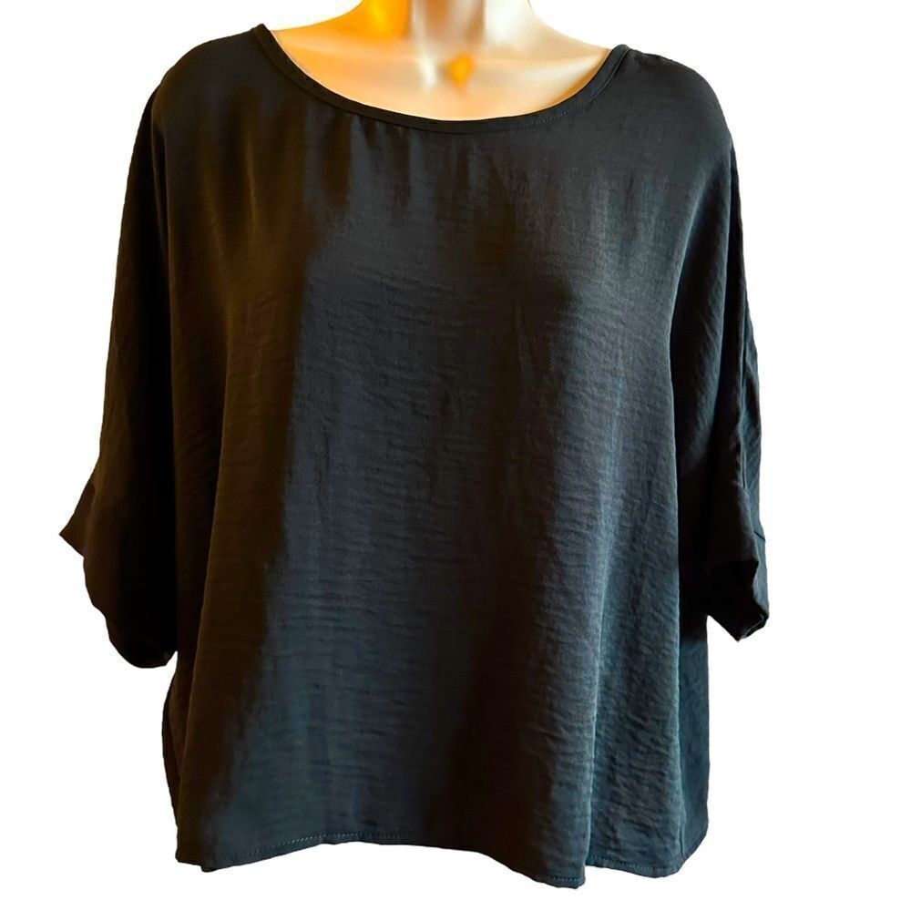 Eden in Love ~ Black Dolman Sleeve Blouse ~ Lightweight ~ size medium ~ NWT